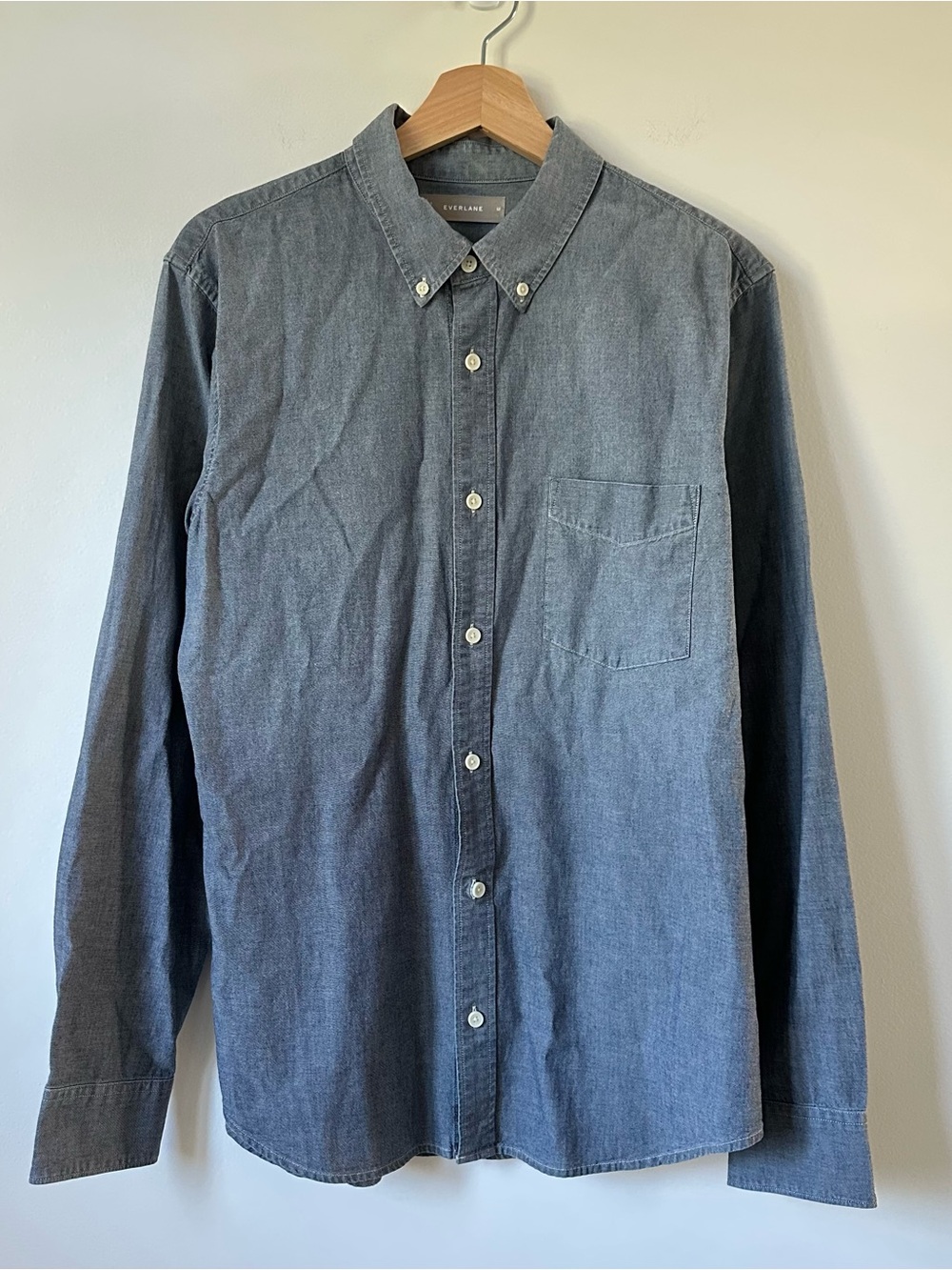 Everlane Men’s Denim Chambray Long Sleeve Button Down Collared Shirt Size M